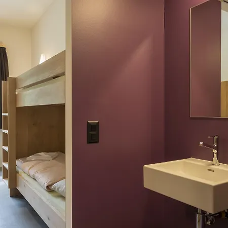 Vandrarhem Wellnesshostel4000 Saas Fee