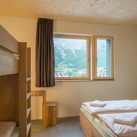 Wellnesshostel4000 *