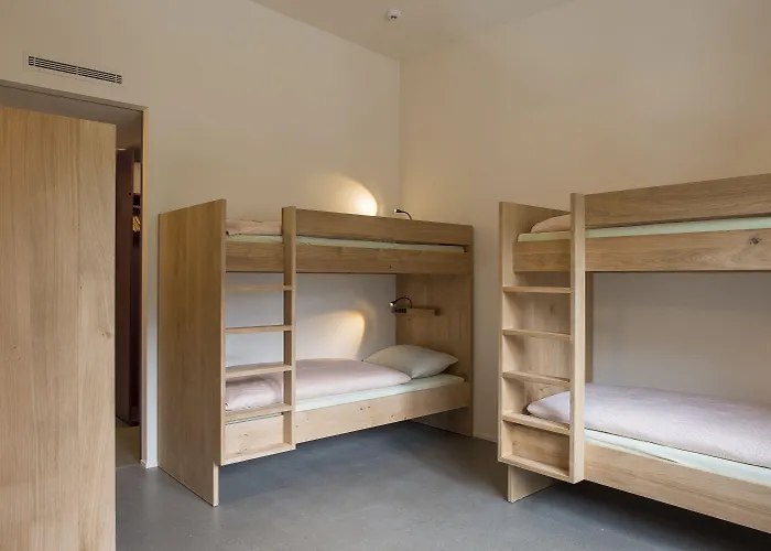 Wellnesshostel4000 Hostal Saas-Fee