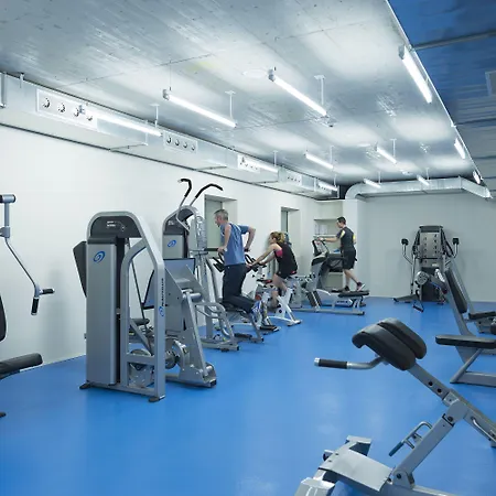 Wellnesshostel4000 * 萨斯费