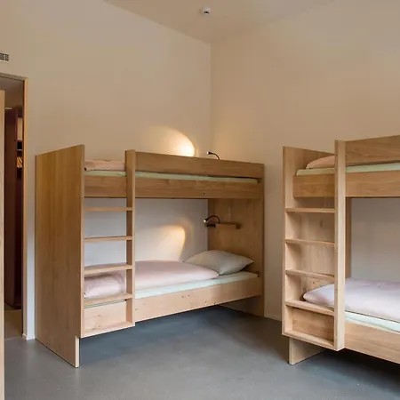 旅馆 Wellnesshostel4000 萨斯费