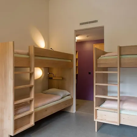 Wellnesshostel4000 萨斯费